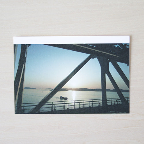 南風から見える車窓 瀬戸内海のオレンジ色の夕景 ポストカード